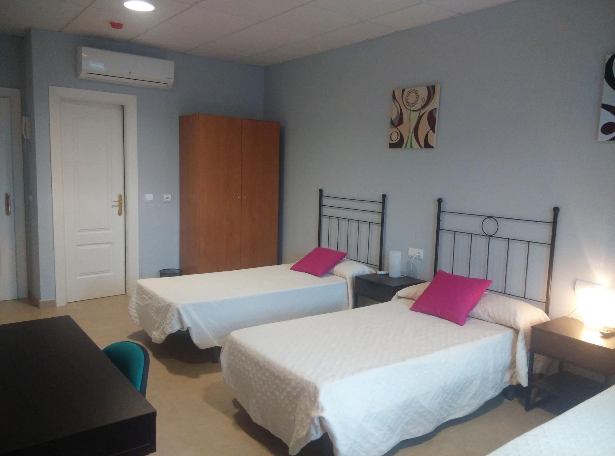 Hostal La Molina Алора Екстериор снимка